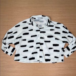 Reveuse Black and white long sleeve Button up cropped blouse Small